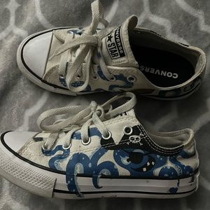 Converse kids shoes size 1